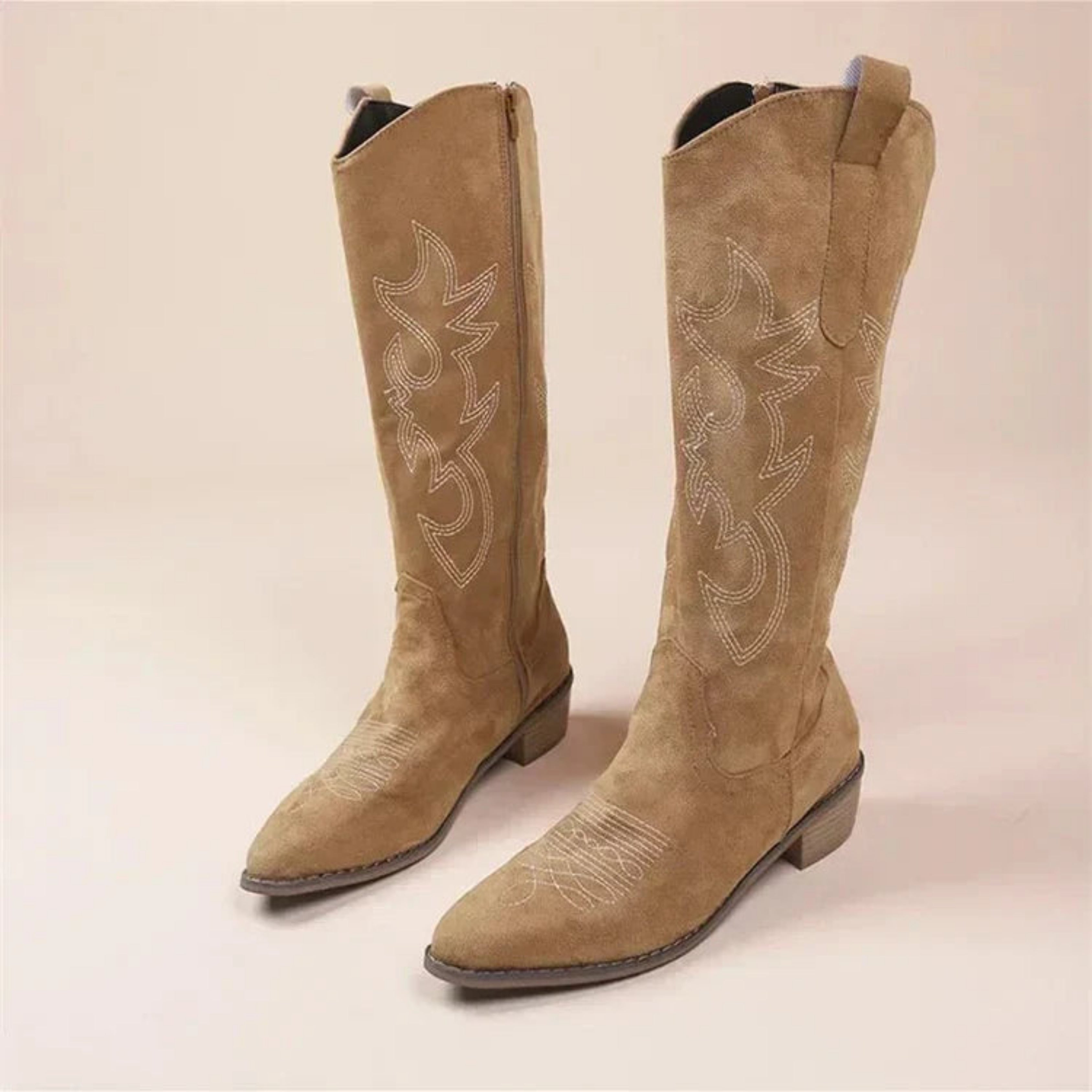 Anna – stiilsed naiste cowboy saapad tikitud