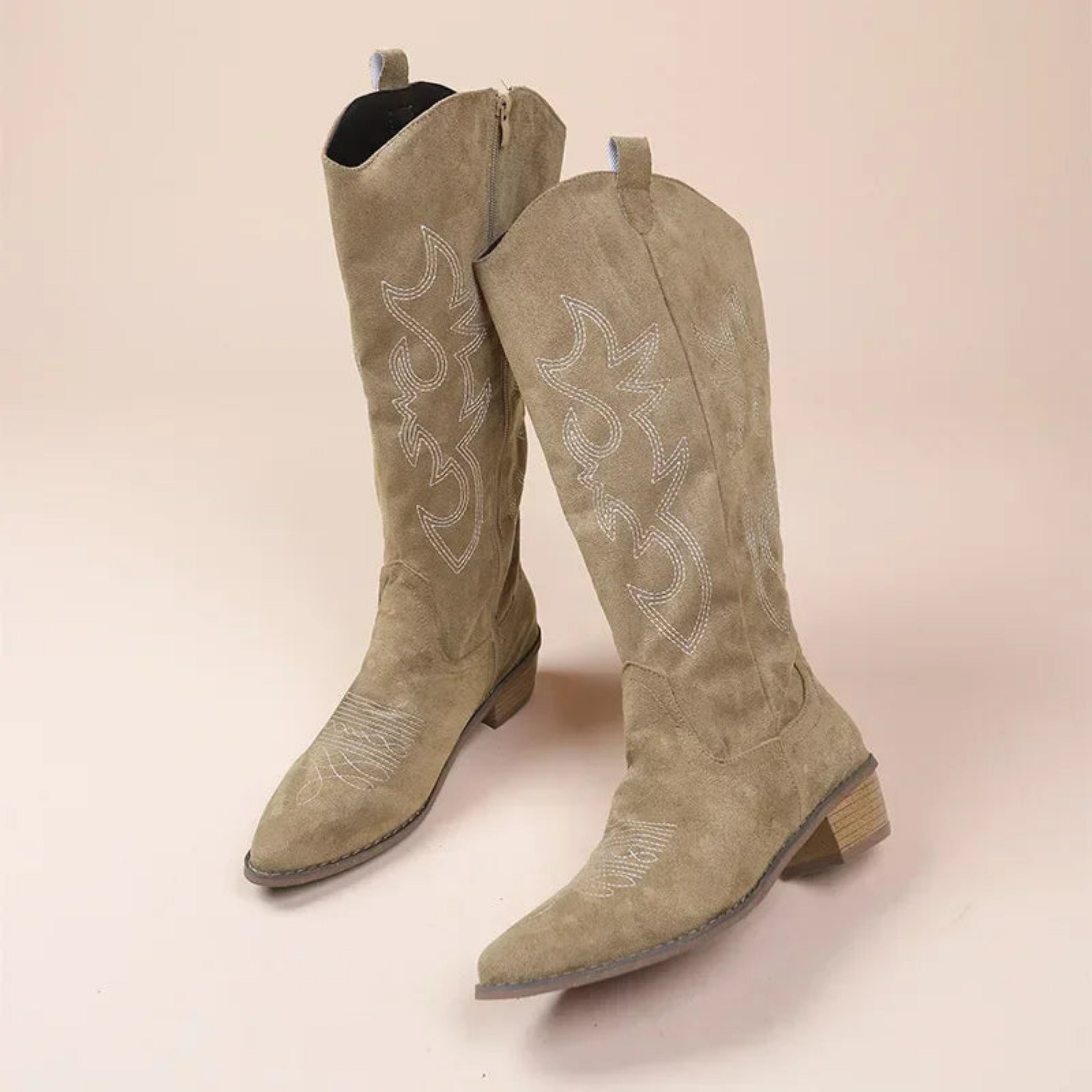 Anna – stiilsed naiste cowboy saapad tikitud