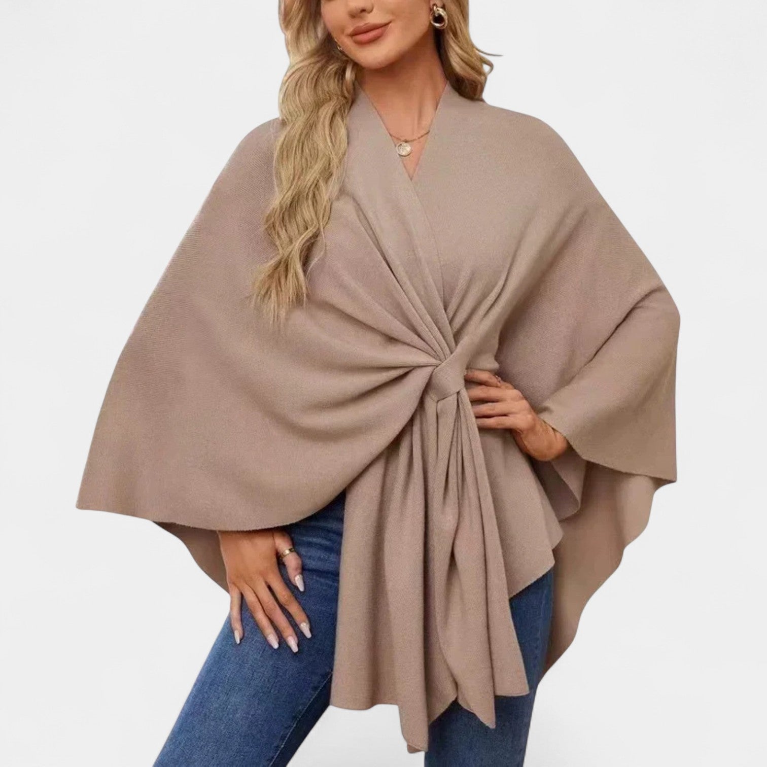 Daniela – suur, voolav poncho sõlmega