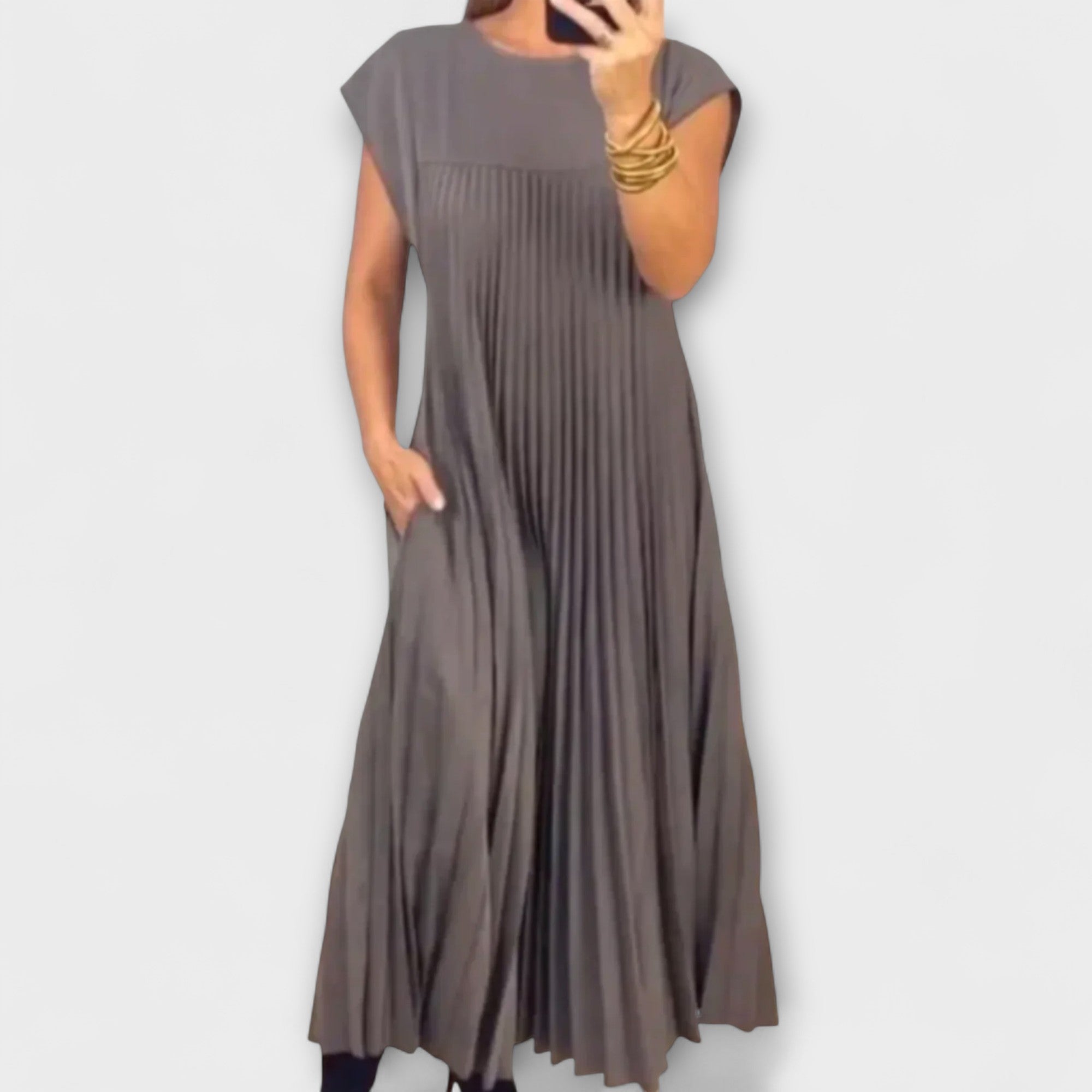 Zairelle – Elegantne plisseeritud kleit