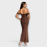 Ione - bodycon kleit väliste paeltega ja voldikutega