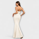 Callie - Elegantne kleit volangidega