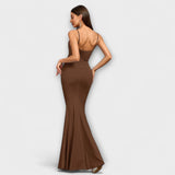 Callie - Elegantne kleit volangidega