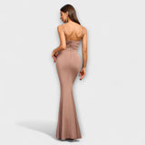 Callie - Elegantne kleit volangidega